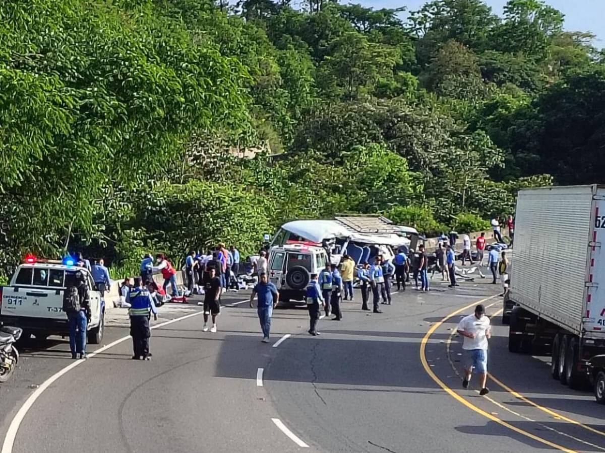 Esto se sabe del conductor de la grúa que chocó con bus de la Policía en El Rodeo, Comayagua