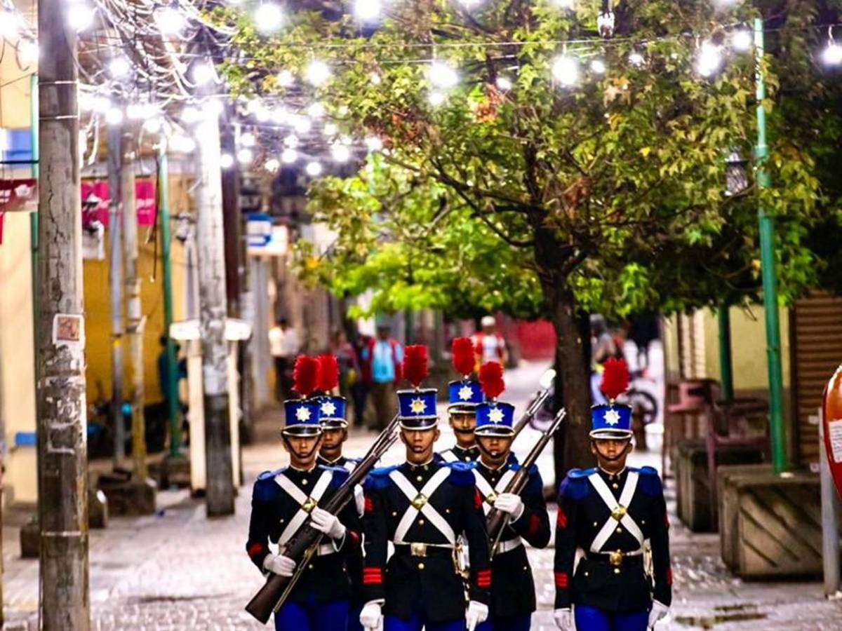 Inician los actos solemnes por el 204 aniversario de independencia patria