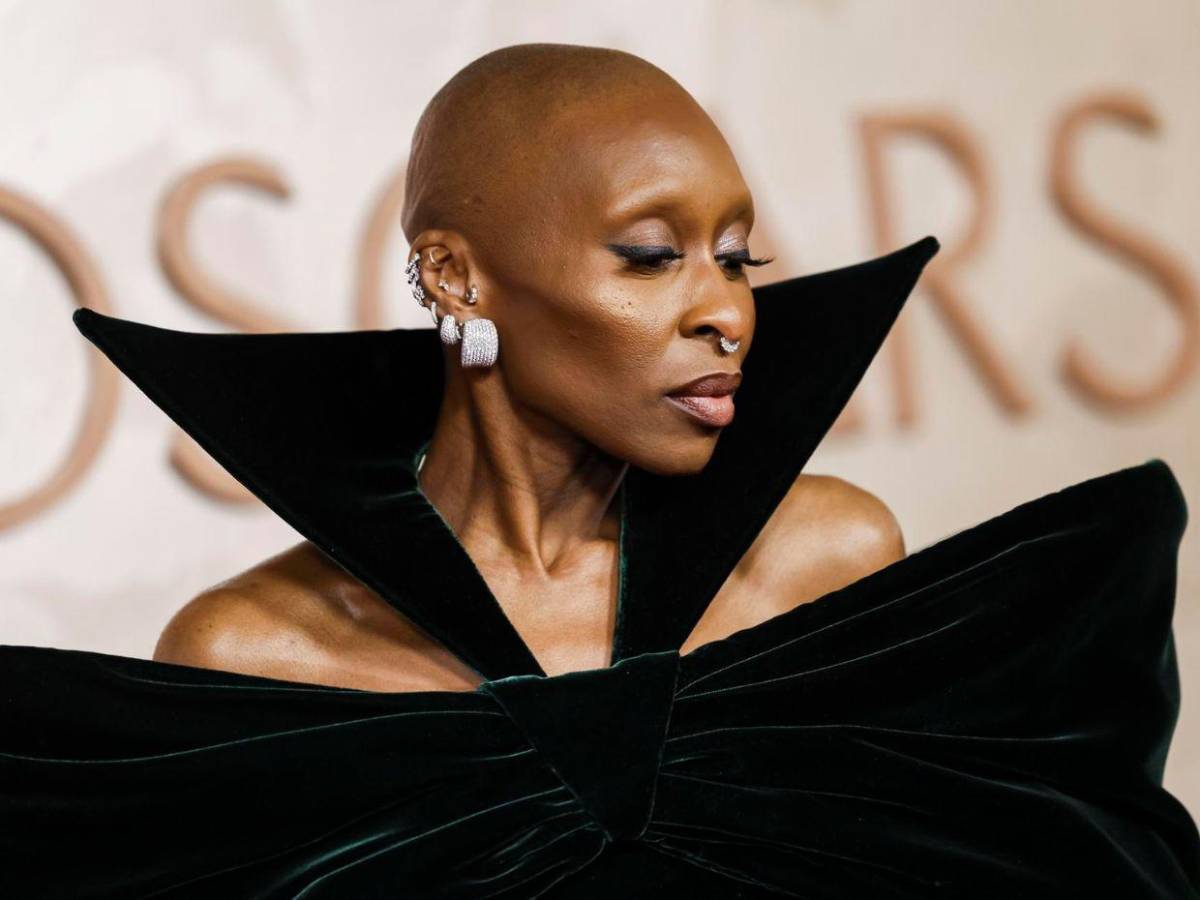 Ariana Grande y Cynthia Erivo impactan con sus looks en los Premios Oscar