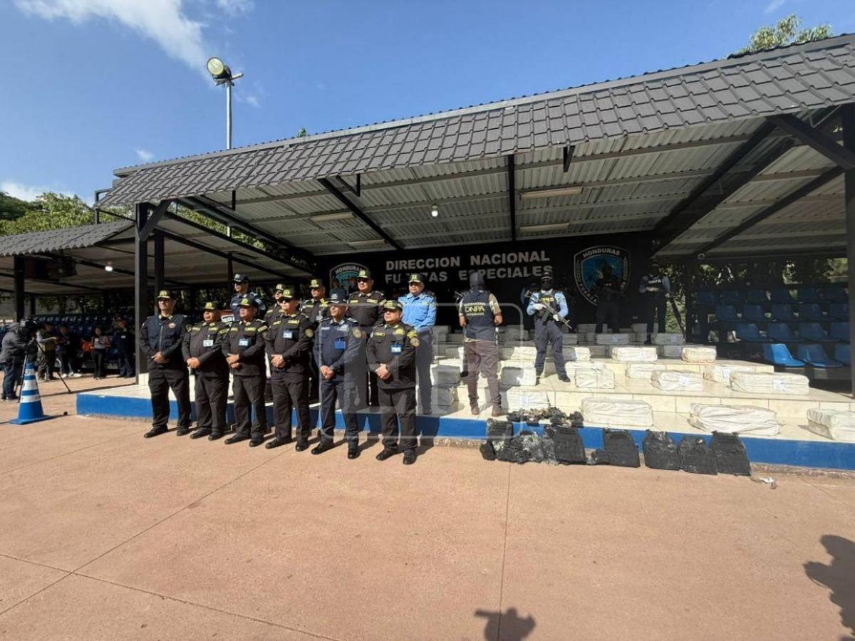 Decomisan 1.2 toneladas de supuesta cocaína ocultas en una cisterna en El Progreso