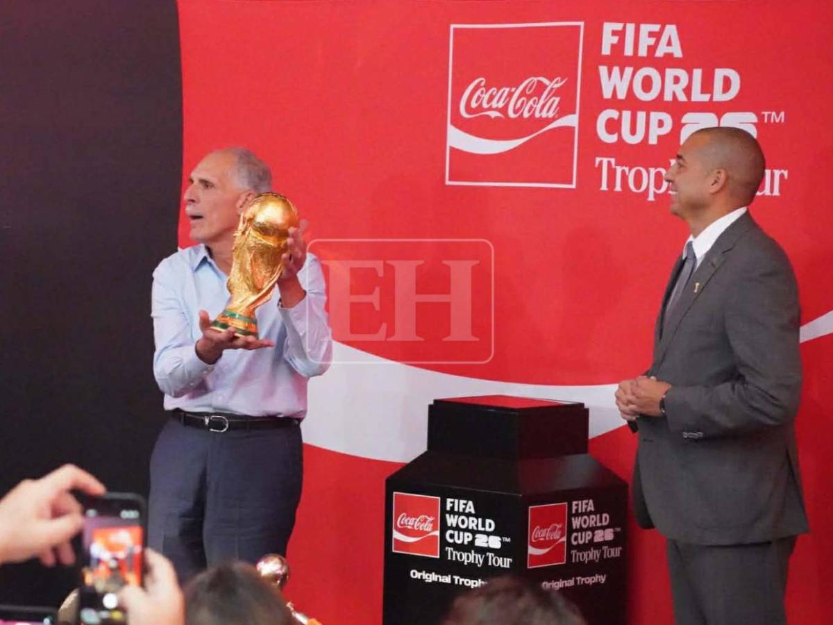 Copa del Mundo en Honduras: lo que hizo Nasry Asfura con el trofeo y, ¿qué le dijo a Trezeguet?