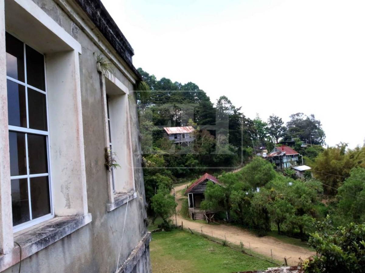 Calles de San Juancito, la aldea del Distrito Central donde el tiempo se detuvo