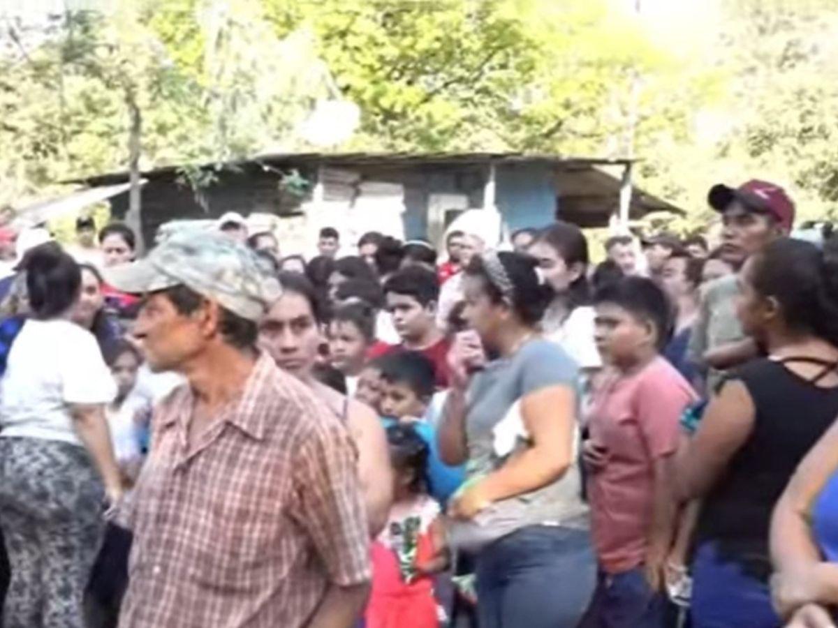 Desalojan a pobladores de colonia El Palmar en Cofradía, Cortés