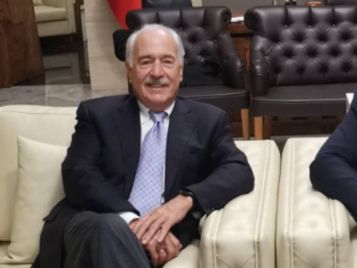 Presidentes y multimillonarios, las personas más poderosas mencionadas en expedientes de Epstein