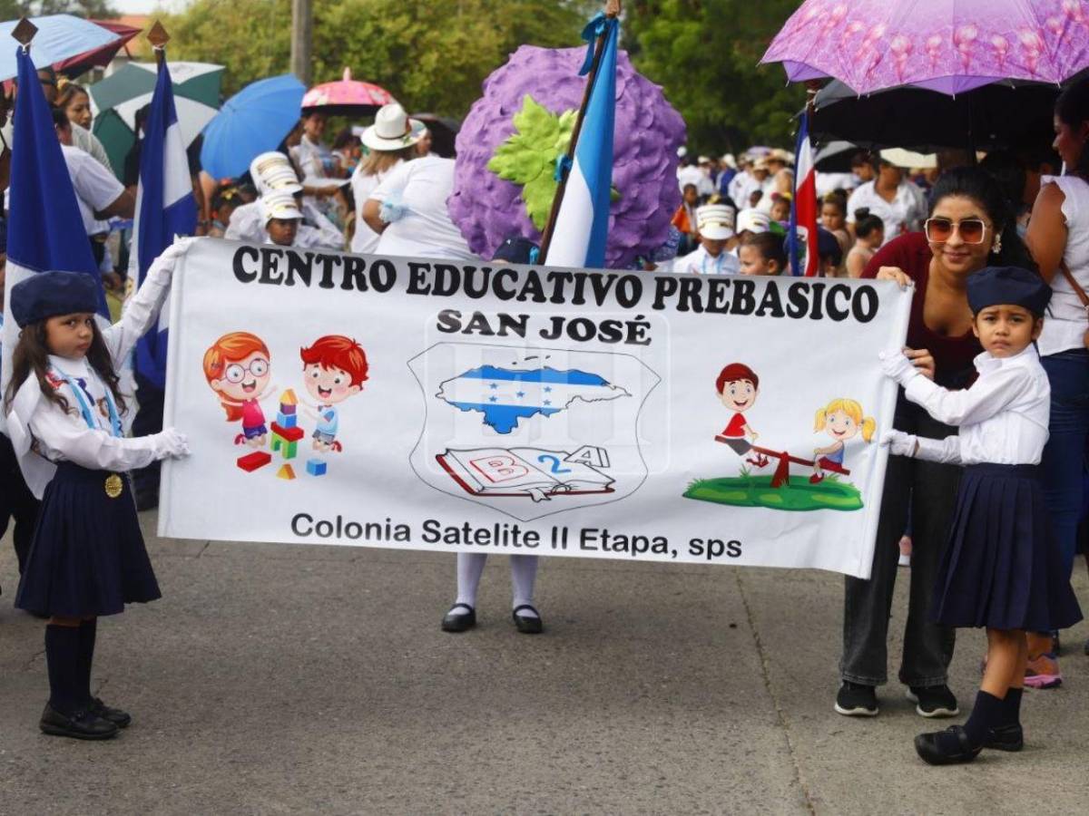 Los más pequeños rinden homenaje a la Patria en su 205 aniversario de Independencia