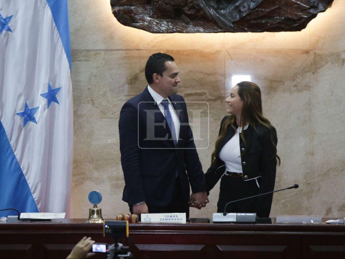 Con un romántico beso: esposa de Tomás Zambrano lo felicita tras asumir la presidencia del CN