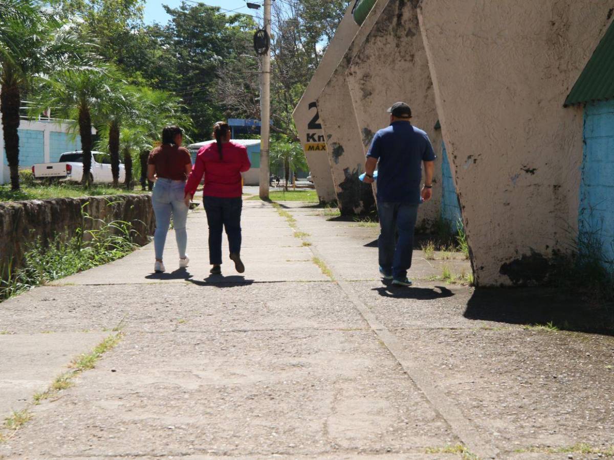 Colectivos de Libre incumplieron orden de Rixi de quedarse en la capital