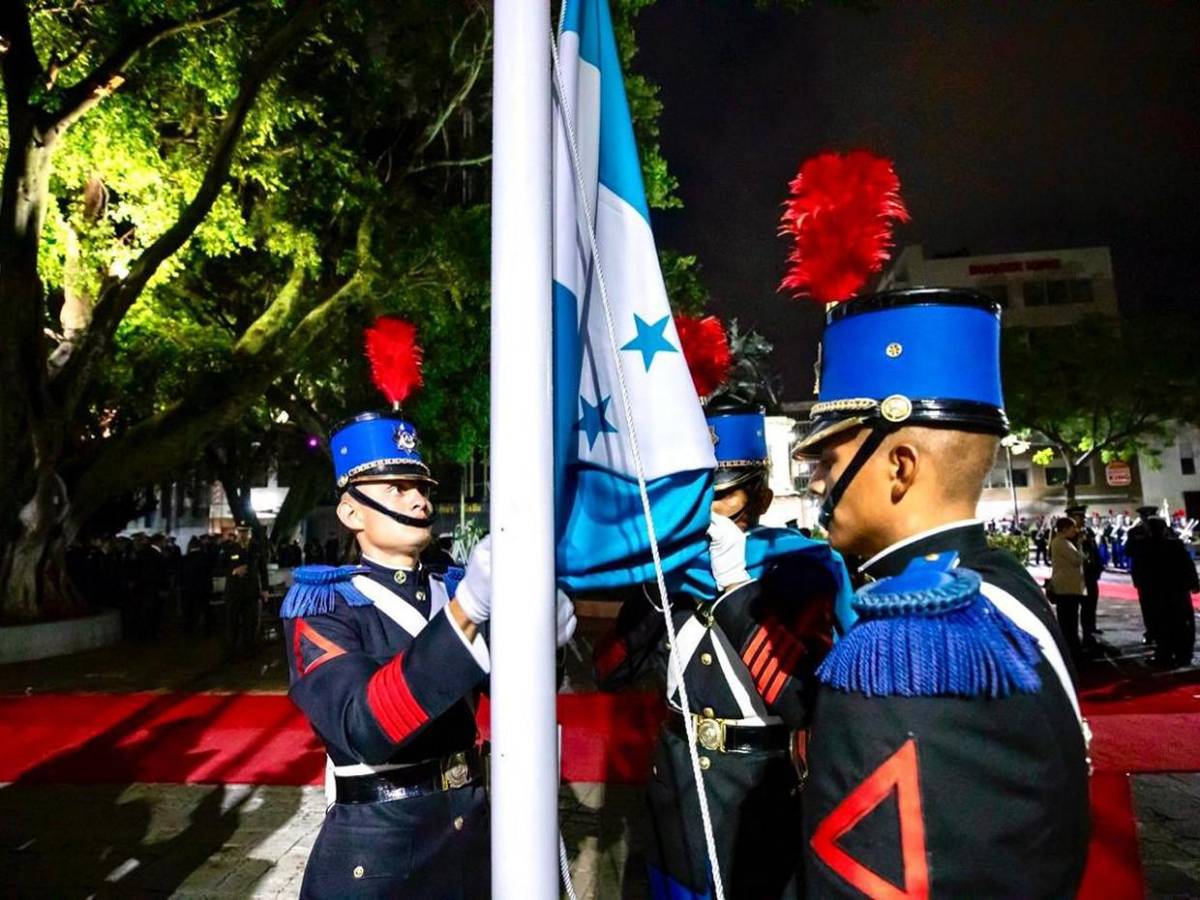 Inician los actos solemnes por el 204 aniversario de independencia patria