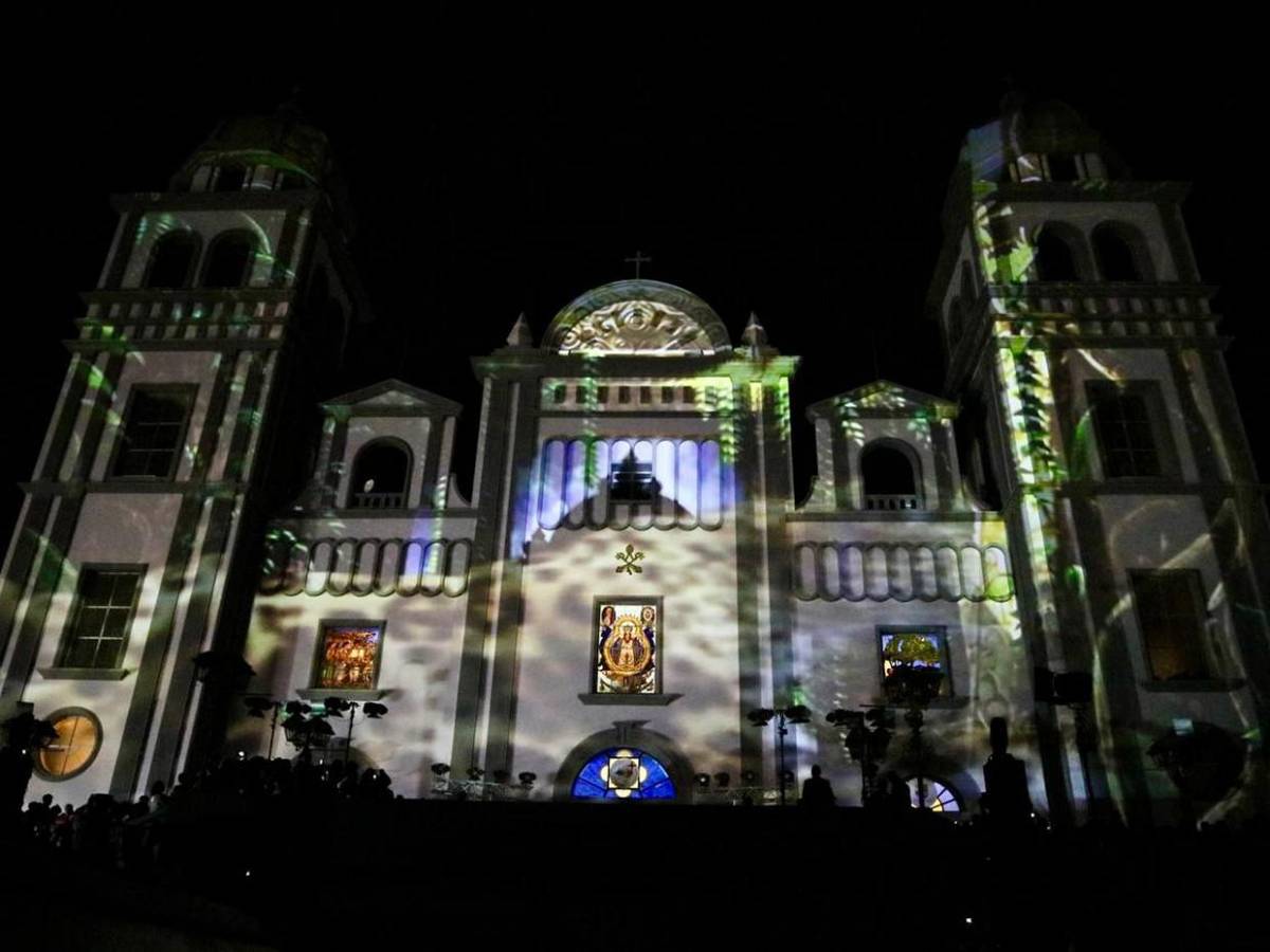 Con espectacular video mapping celebran alborada a la Virgen de Suyapa