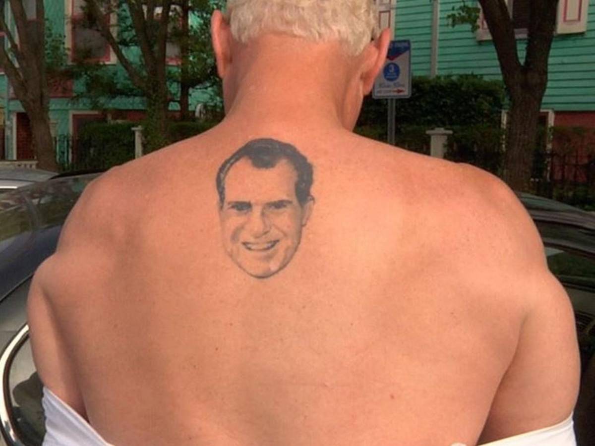 Roger Stone, protagonista de escándalos y conocido como El príncipe de las tinieblas