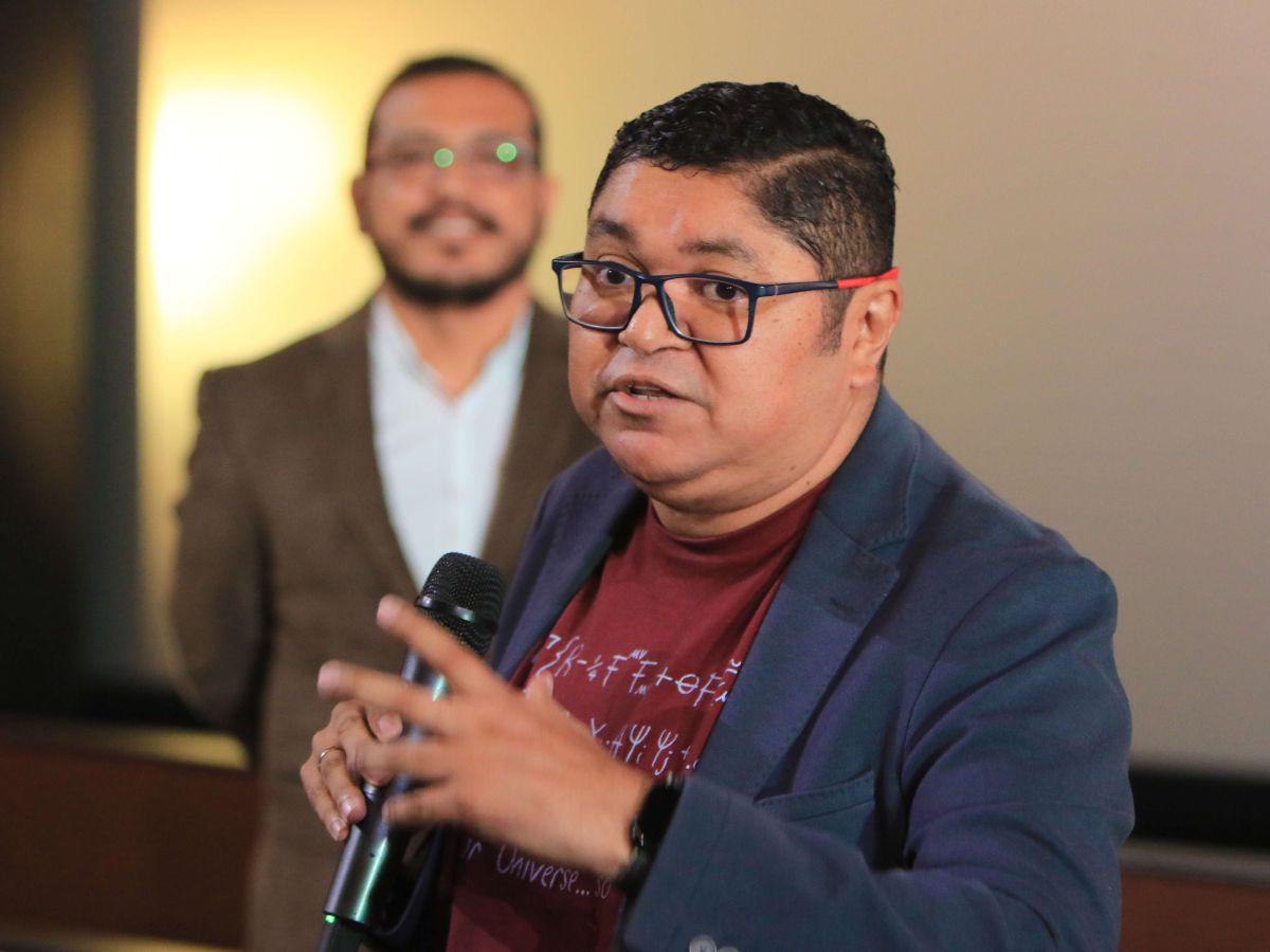 Ramón Chávez, jefe del departamento de Física de la UNAH.