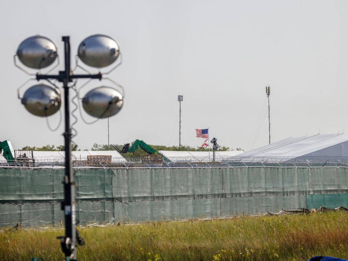 ¿Quién es el hondureño que denunció tratos degradantes en Alligator Alcatraz en EE UU?