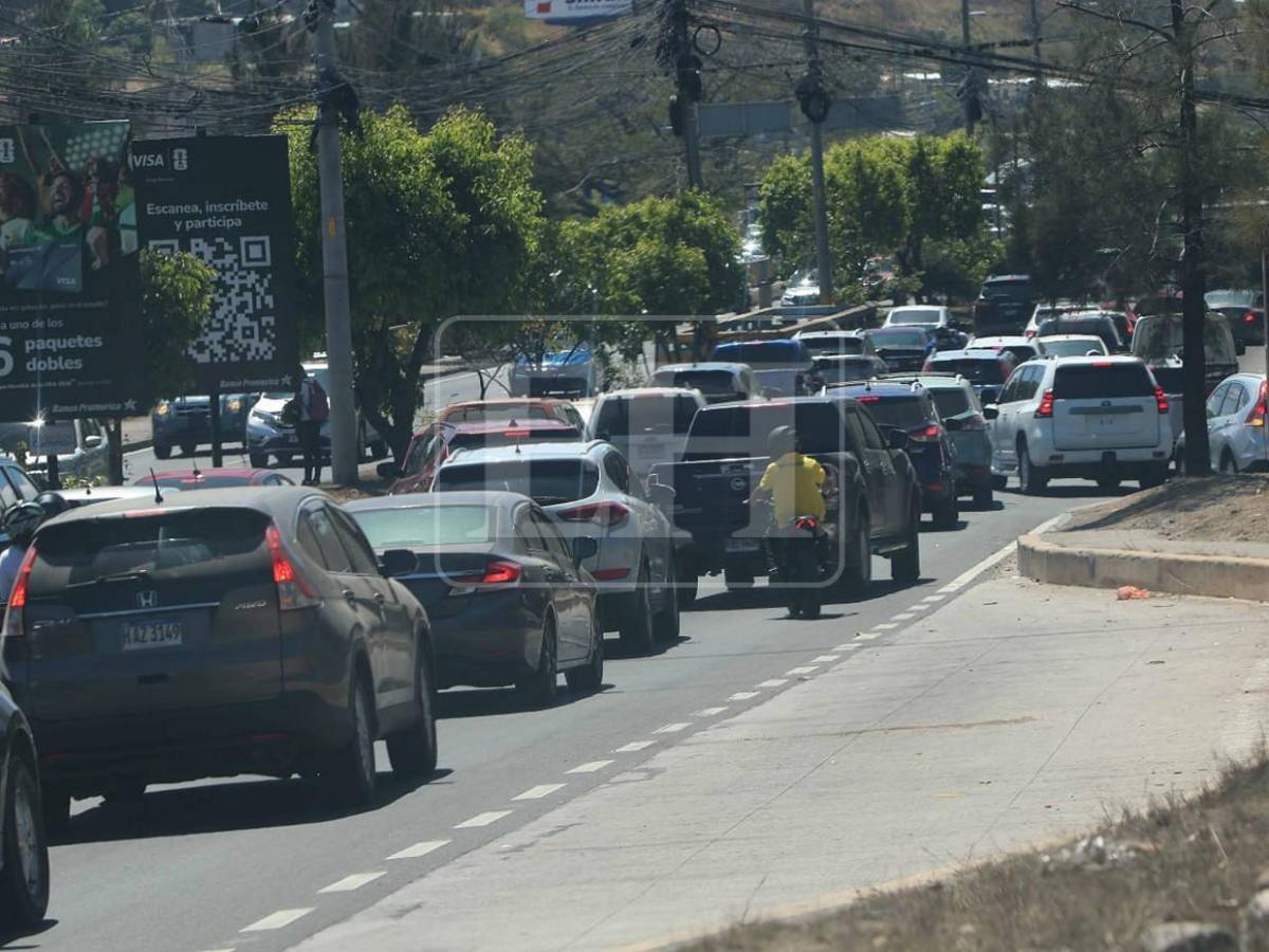 Tráfico infernal este sábado en el anillo periférico y salida al sur de Tegucigalpa
