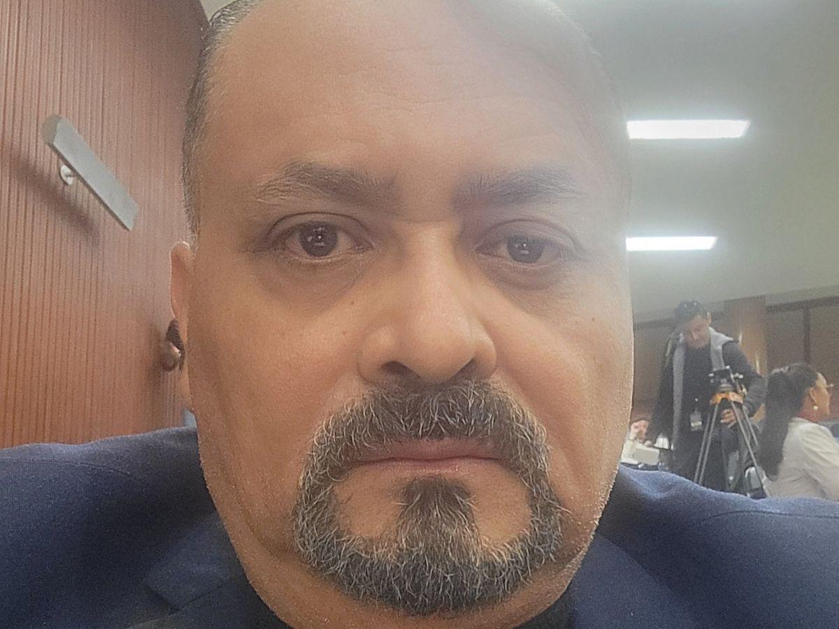 Bayron Banegas, el diputado de Libre que propone ponerle cintas reflectivas a las vacas