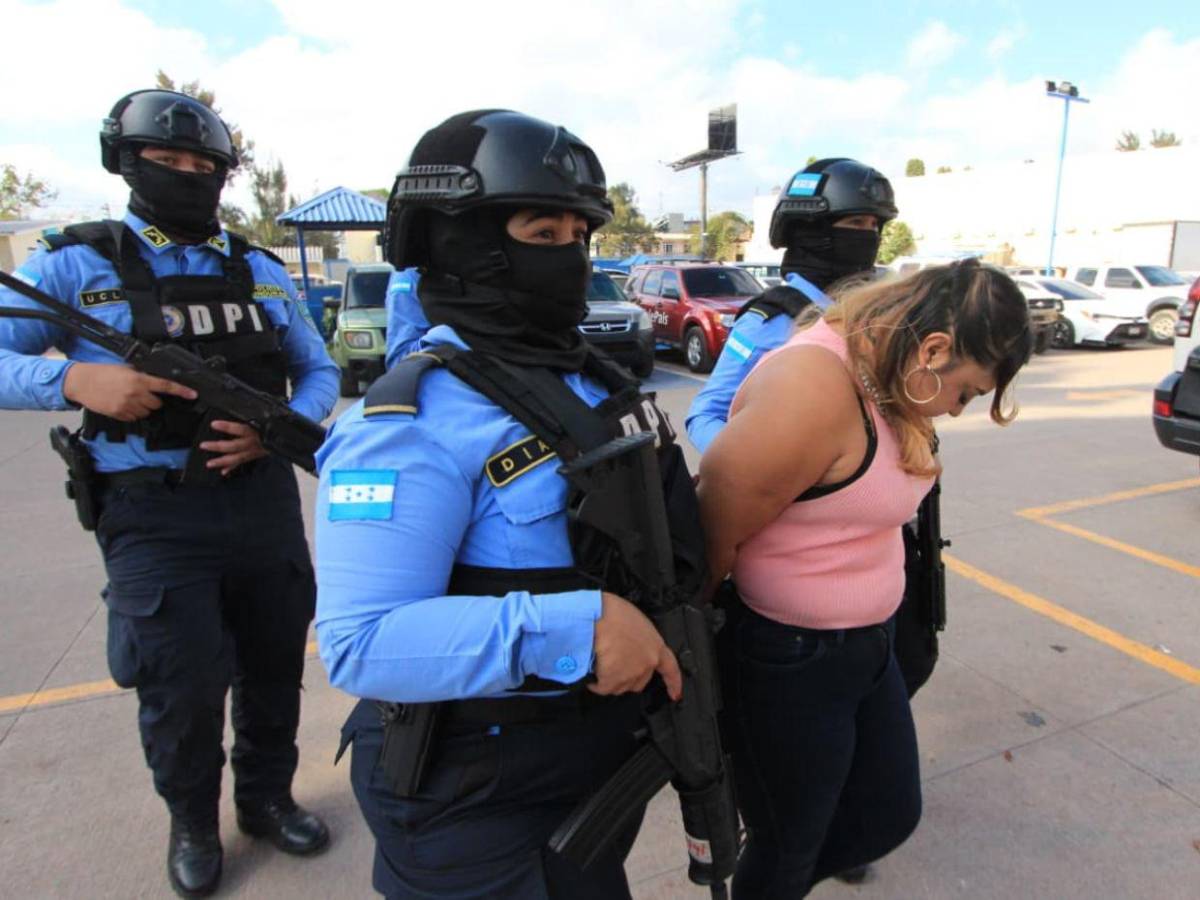 Cae La Santera, presunta pandillera que vigiló y entregó a joven para que lo mataran