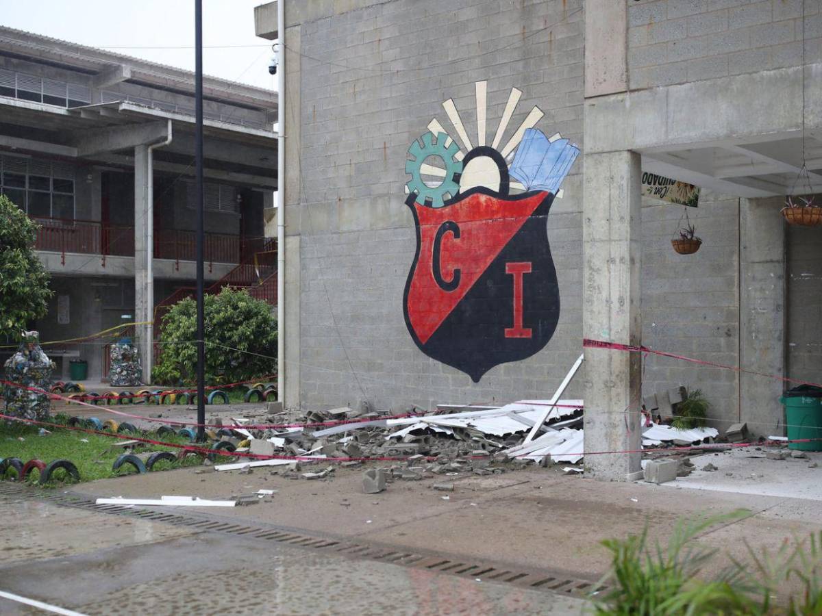 Shakira llega a las zonas devastadas por el terremoto en Colombia y anuncia millonaria ayuda