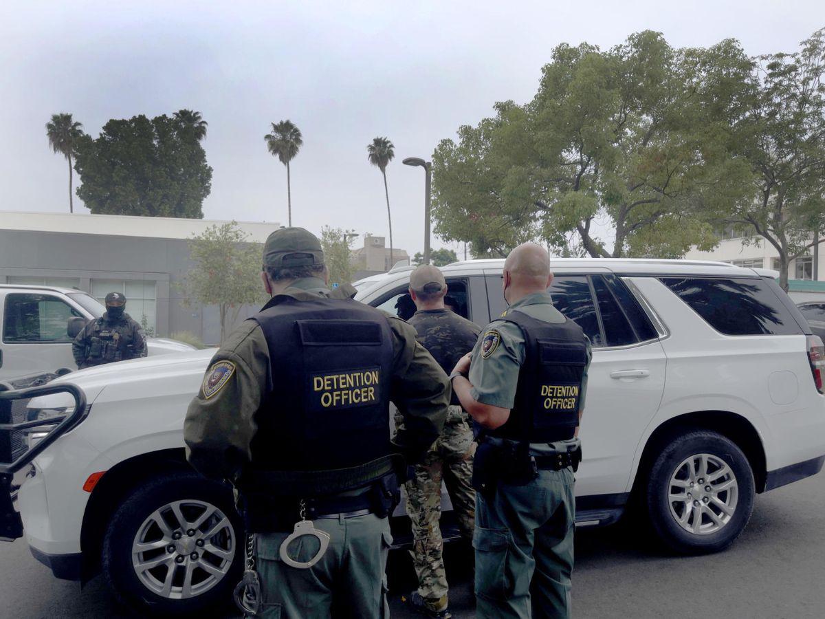 Henry, menor hondureño detenido por ICE: se refugió en un cobertizo tras deportación de su madre Henry, menor hondureño detenido por ICE: se refugió en un cobertizo tras deportación de su madre