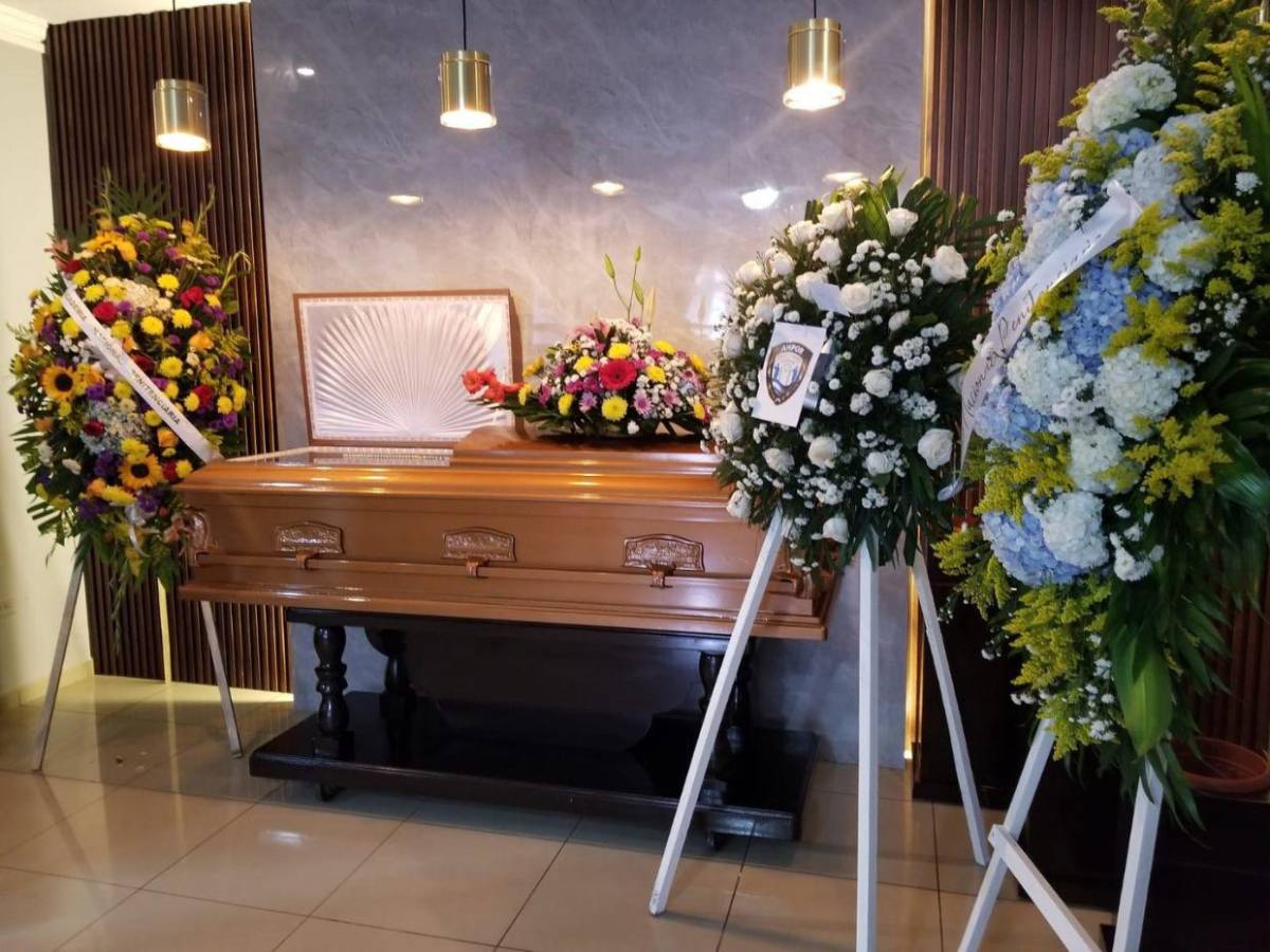 Familiares y amigos dan el último adiós a Frank Morris en la capital