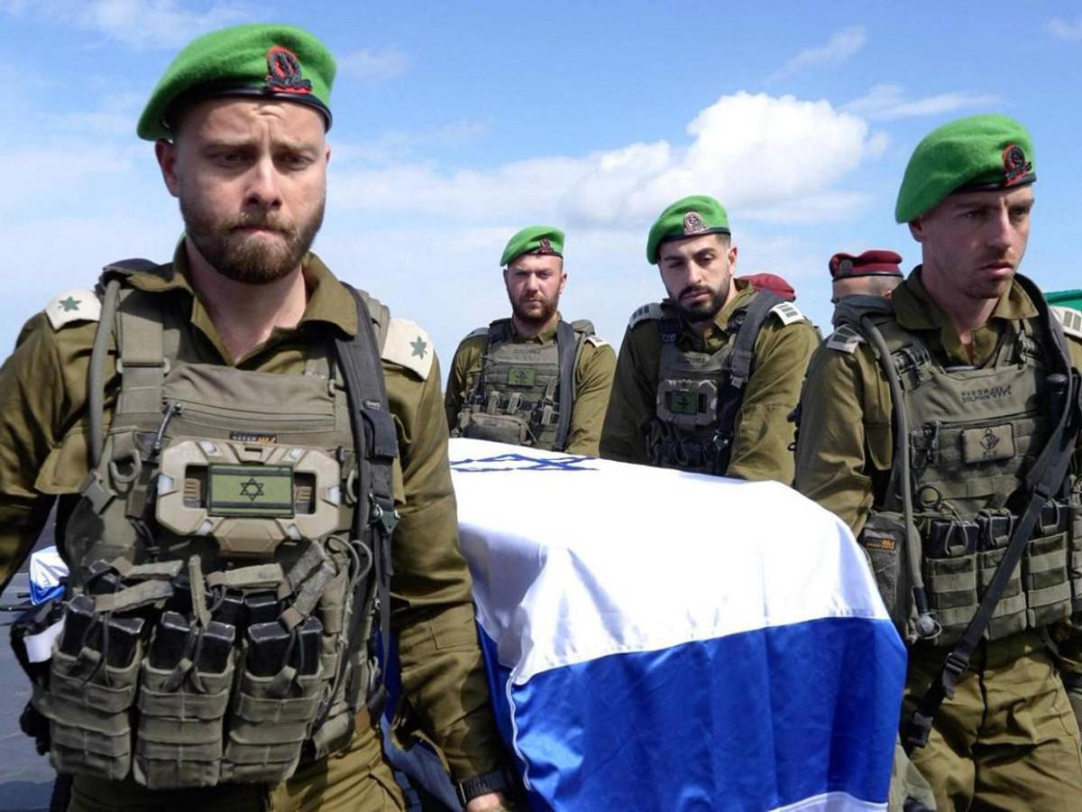 Shiri Bibas y sus pequeños, Ariel y Kfir, los cuerpos de rehenes entregados por Hamás Shiri Bibas y sus pequeños, Ariel y Kfir, los cuerpos de rehenes entregados por Hamás