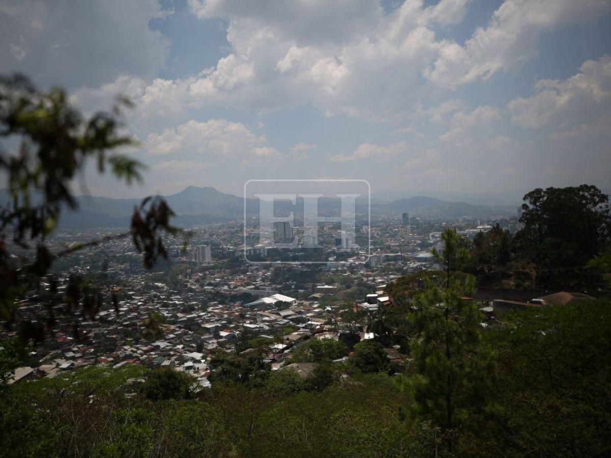 Temperaturas de hasta 42 grados y humo persistirán este miércoles en Honduras