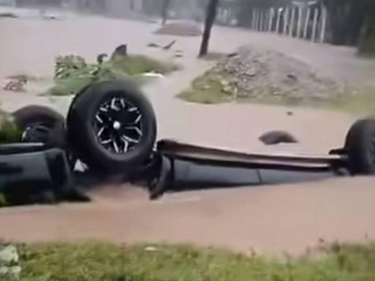 Inundaciones azotan zonas de Tela, La Ceiba y Roatán tras intensas lluvias