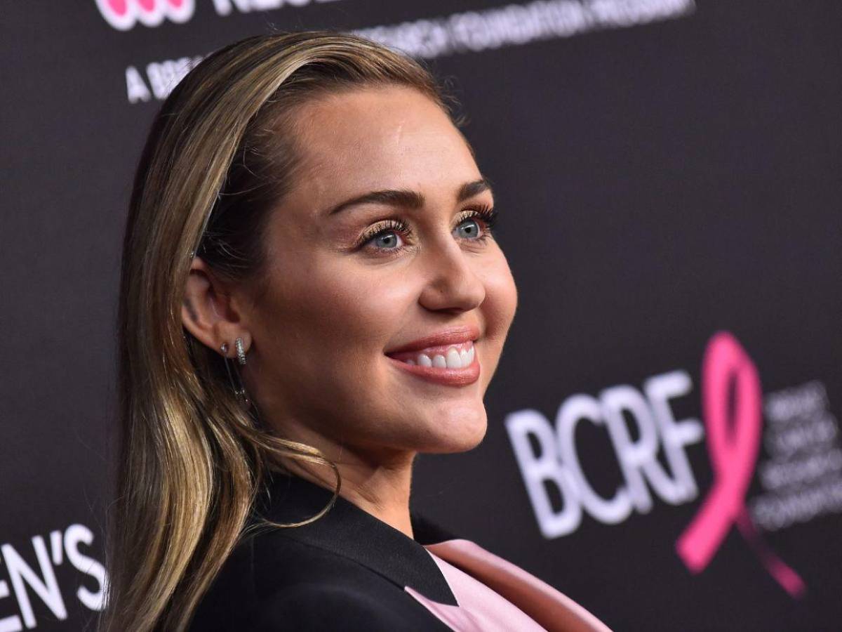 Miley Cyrus adelanta Something Beautiful, su noveno álbum de estudio