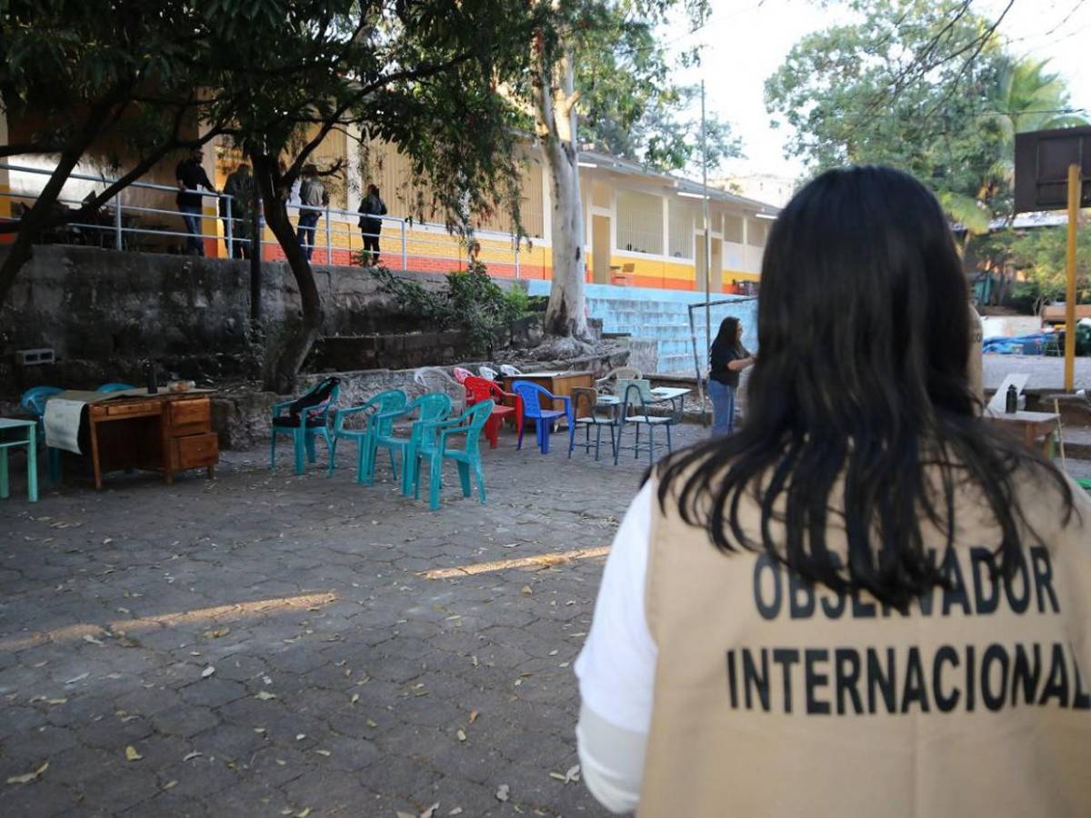 Retrasos e impasses presencian observadores electorales en las primarias 2025