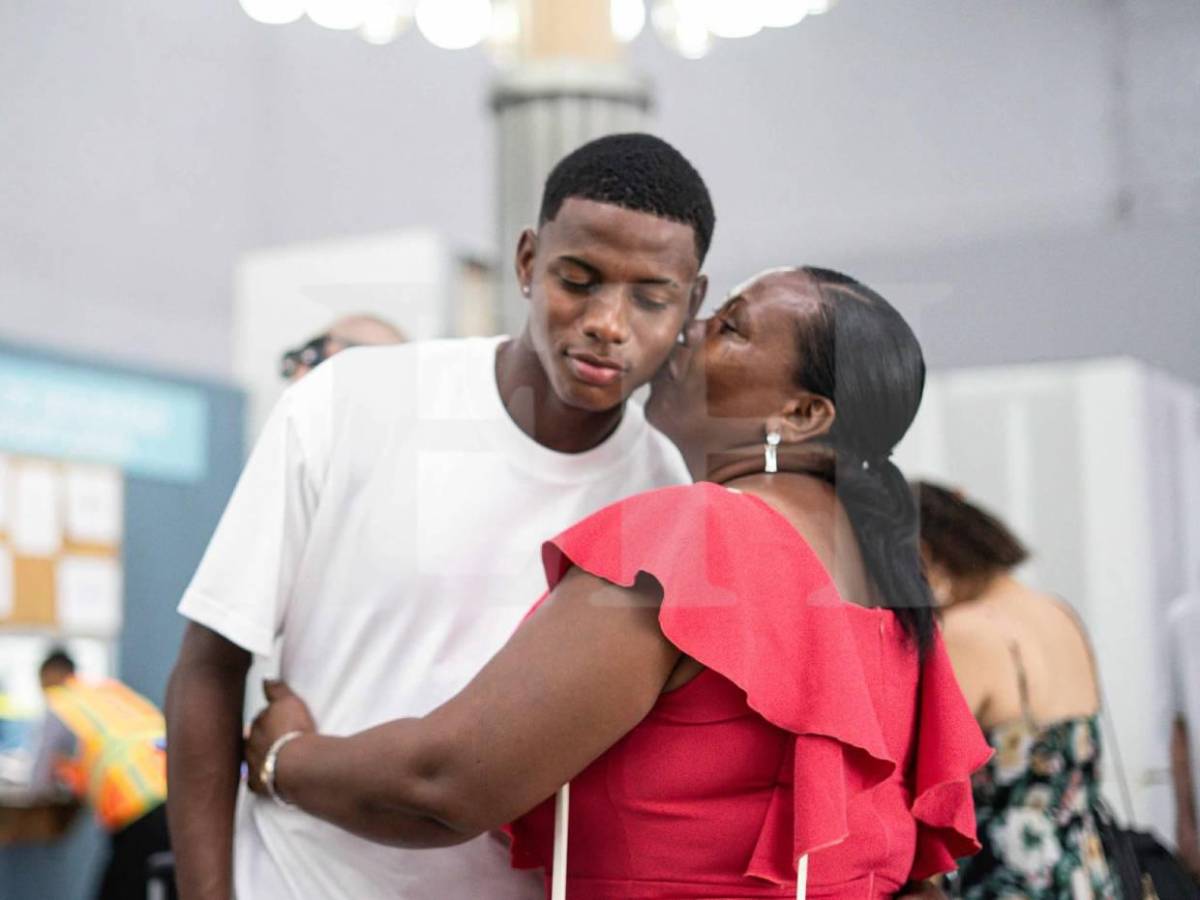 Imágenes inéditas: Así fue la salida de Julián Martínez para unirse a su nuevo equipo en Portugal