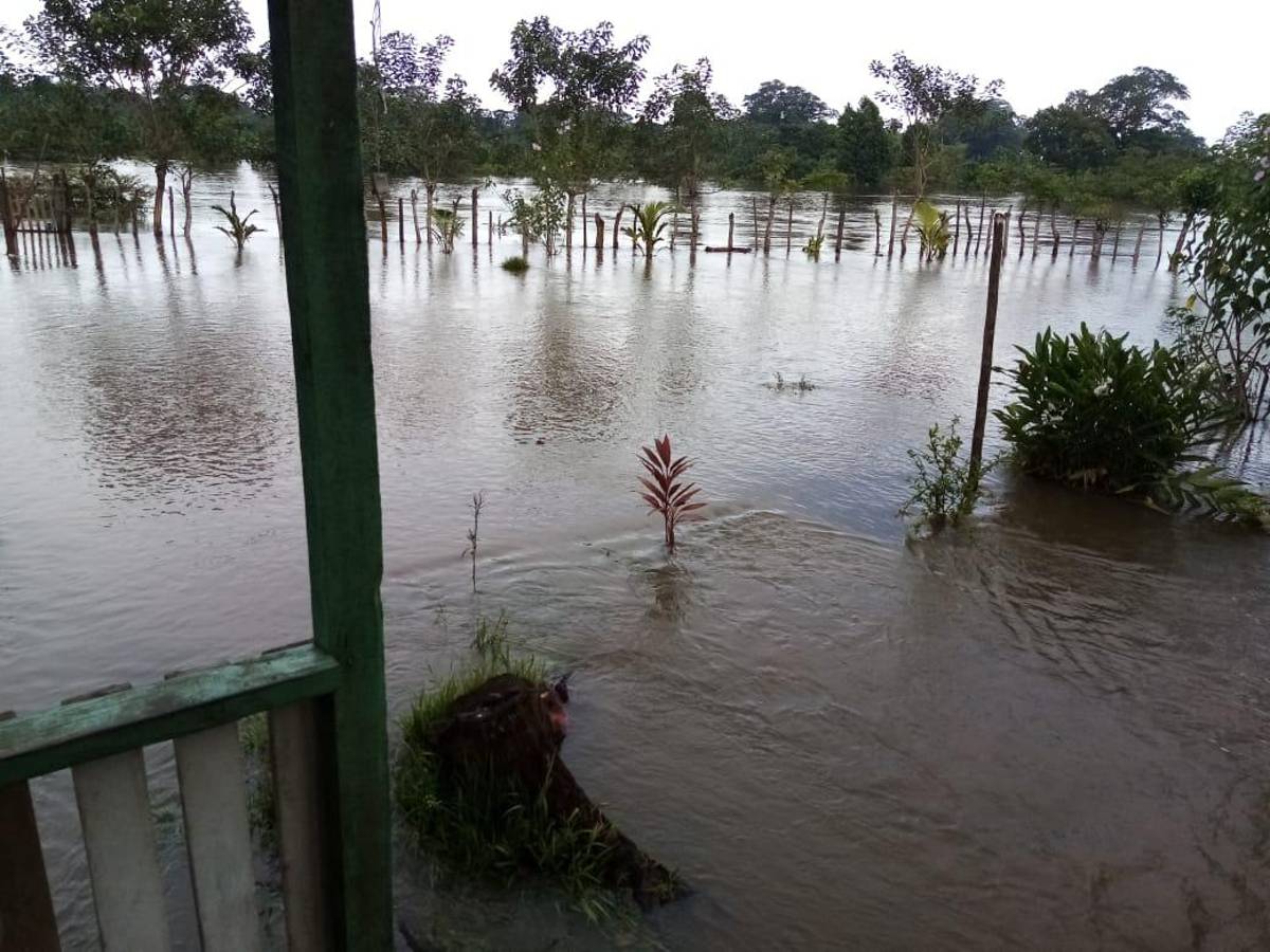 Bajo agua está este sector.