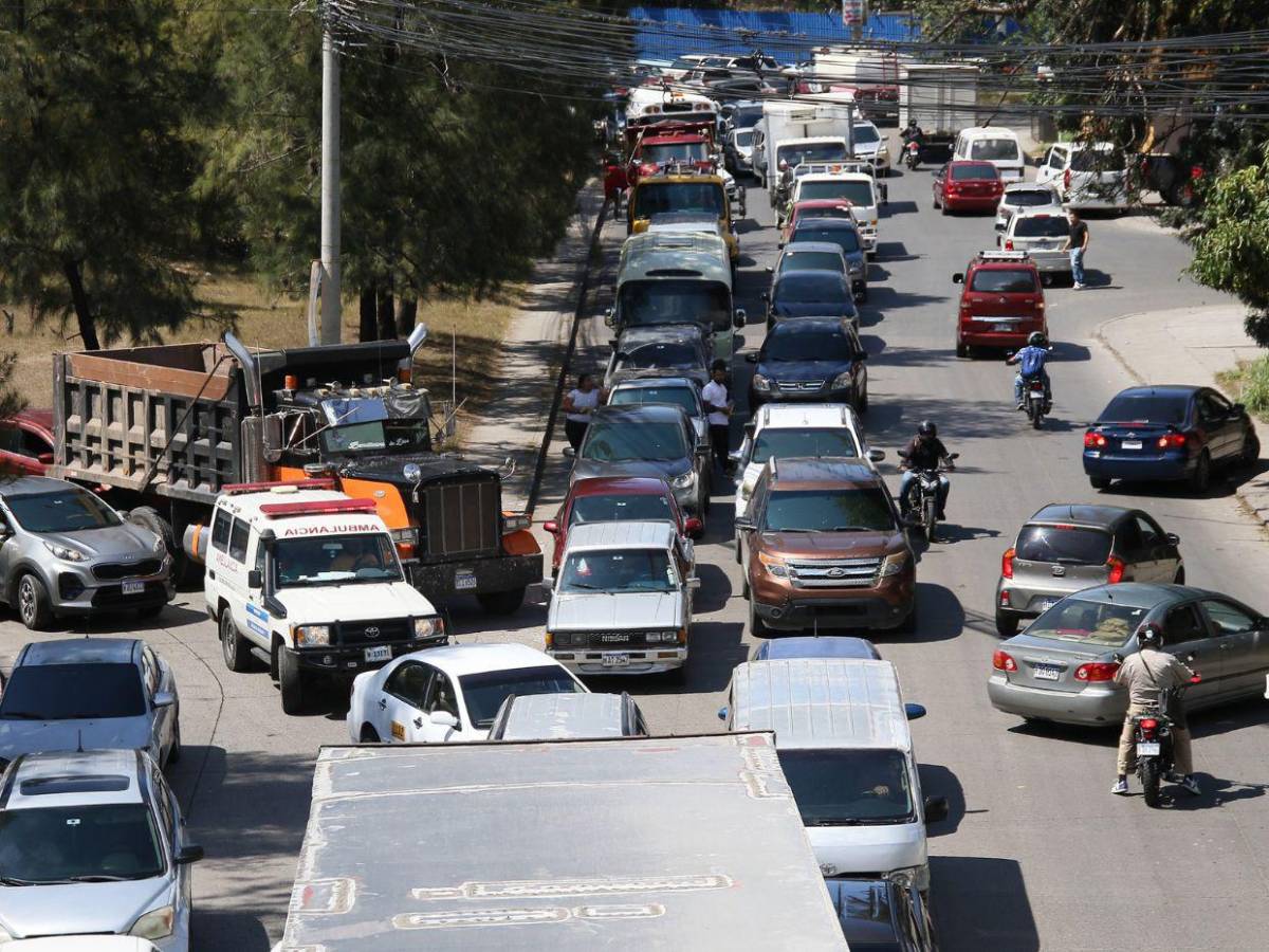Tráfico infernal en la salida al sur: casi 10 horas de congestionamiento vial