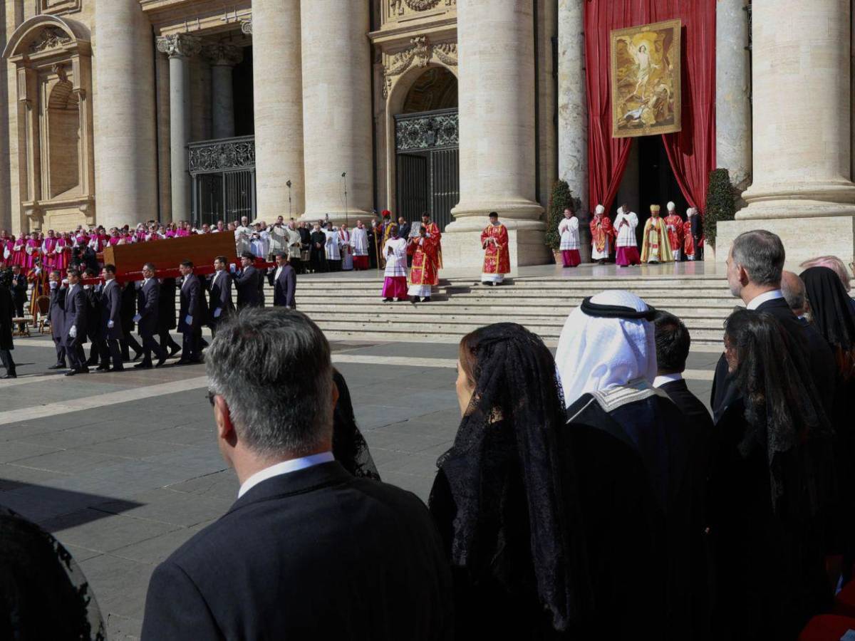 Así se vivió la misa de exequias por el papa Francisco en la Plaza de San Pedro Así se vivió la misa de exequias por el papa Francisco en la Plaza de San Pedro