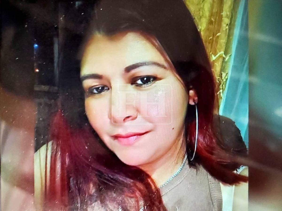 Escena del crimen: Sus hijos observaban desde afuera mientras investigaban la muerte de Bianca García