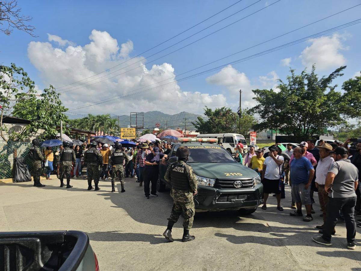 Enormes filas e incertidumbre: hondureños víctimas de Koriun intentan recuperar su dinero