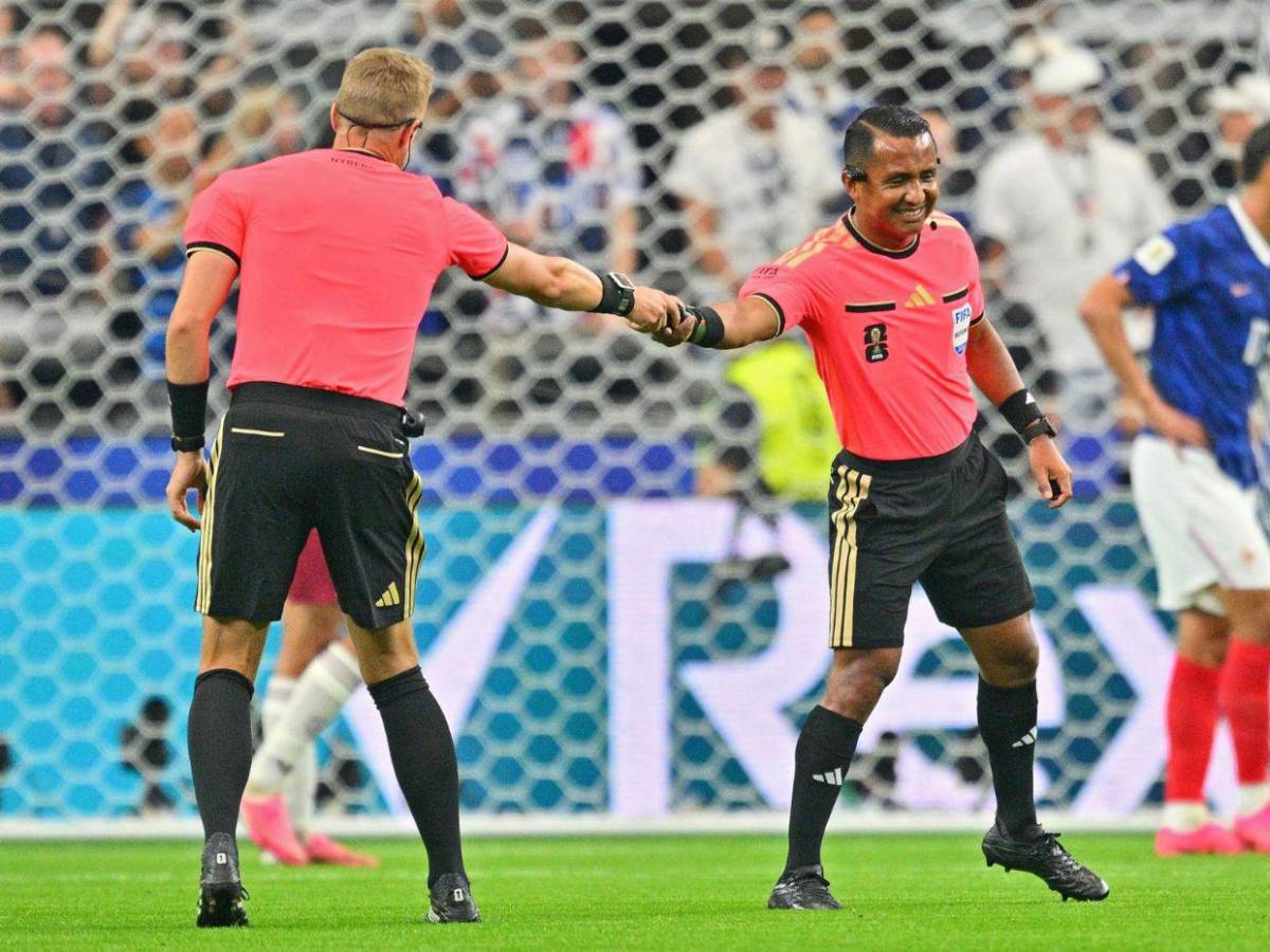 Didier Deschamps atiza contra salvadoreño Iván Barton; árbitro recibe varias críticas por su trabajo