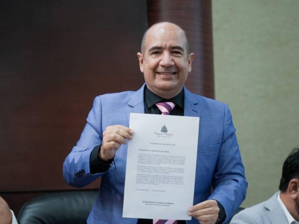 Maneja Adobe, Canva y redes: Godofredo Fajardo revela funciones de su hija en alcaldía de Tegucigalpa