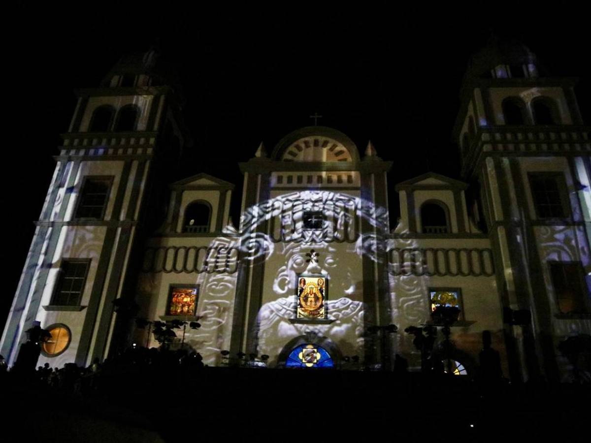 Con espectacular video mapping celebran alborada a la Virgen de Suyapa
