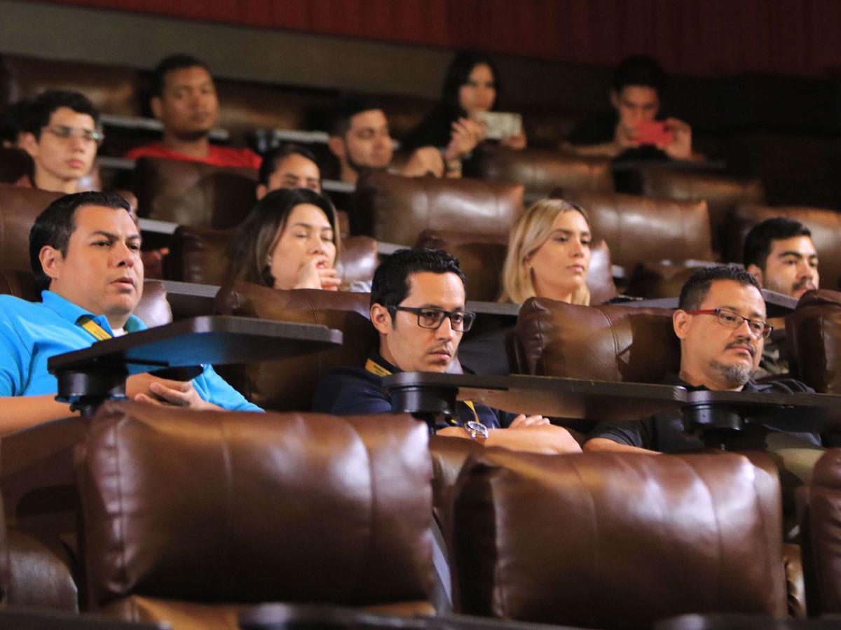 Público durante la conferencia de prensa de la cinta.