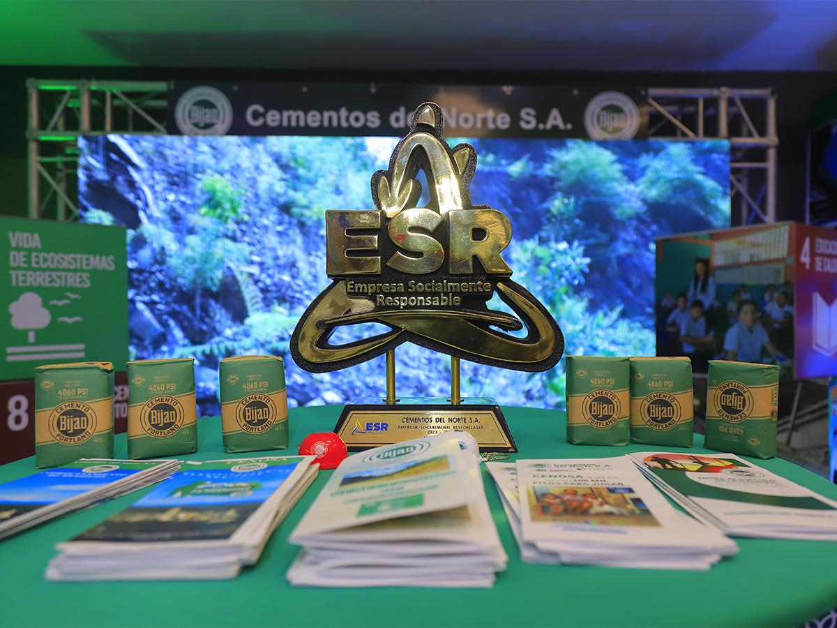 <i>Cenosa una vez más reafirma su compromiso con el desarrollo sostenible y la responsabilidad social. </i>