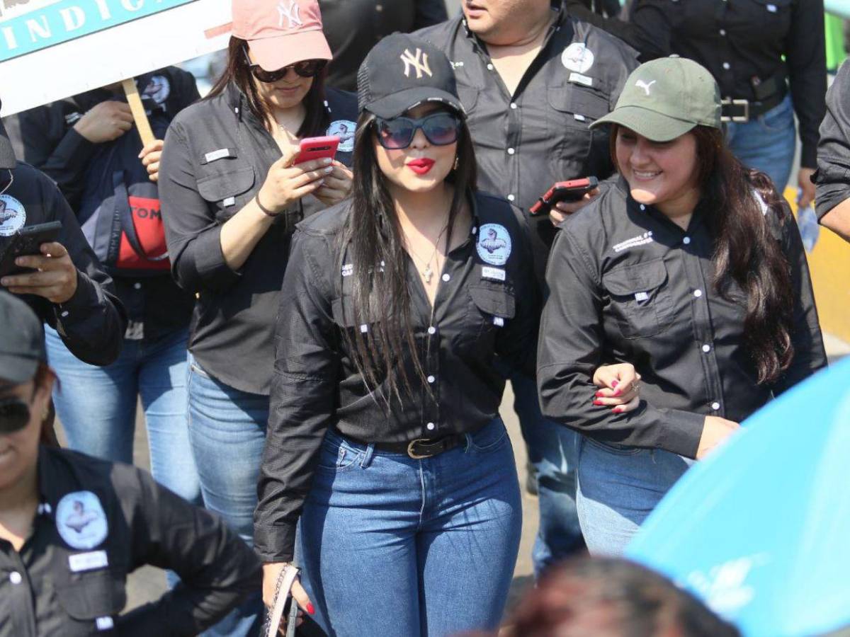 Entre consignas y sonrisas: ellas brillaron en la marcha del Día del Trabajador en la capital