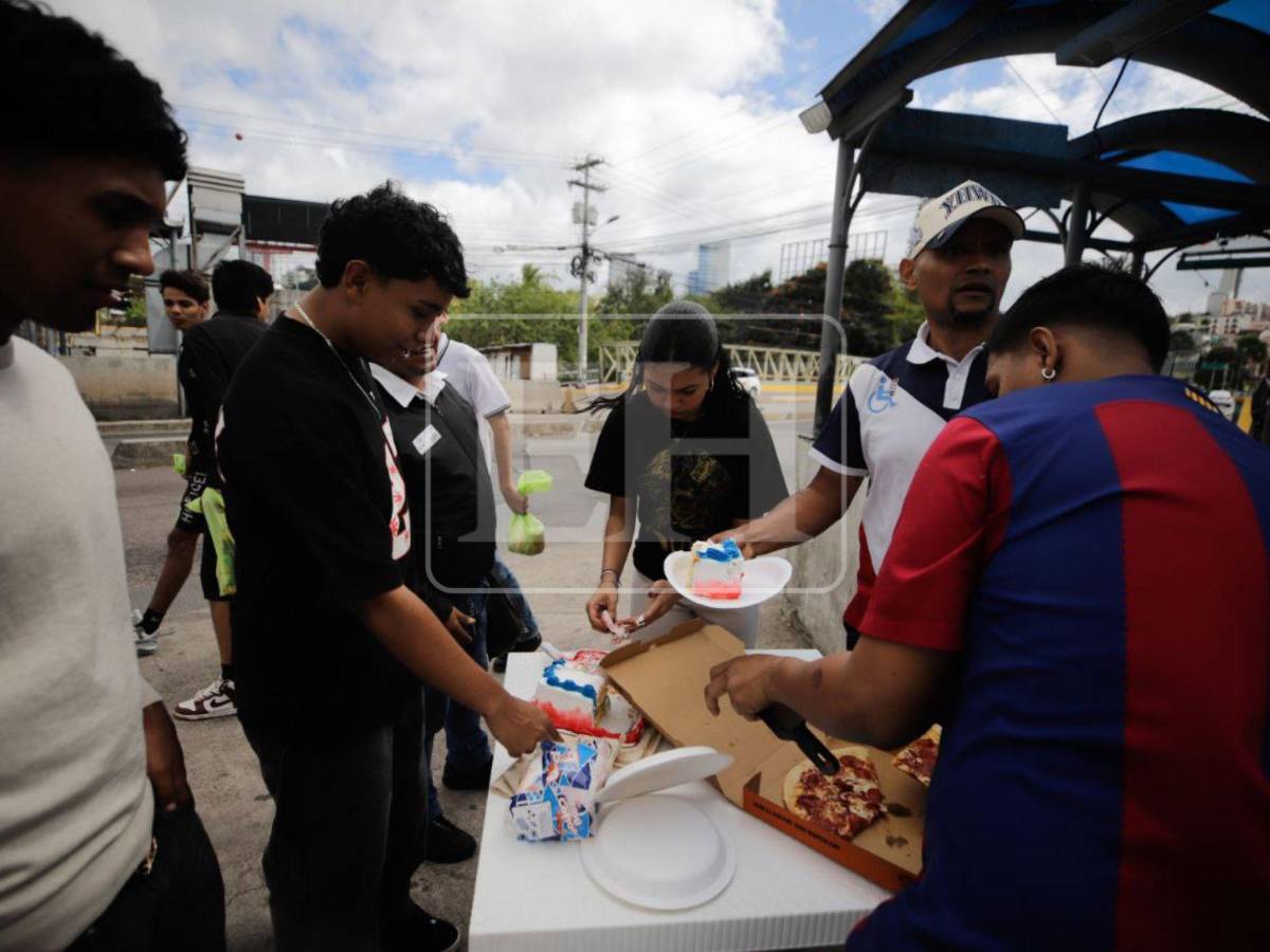 ¿Necesita un corte gratis? José Trejo ofrece sus servicios a pacientes del Hospital Escuela
