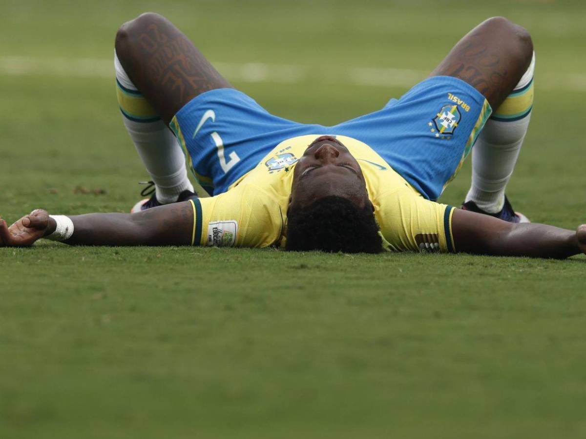 Vinicius rompe el silencio tras eliminación de Brasil del Mundial y hace anuncio