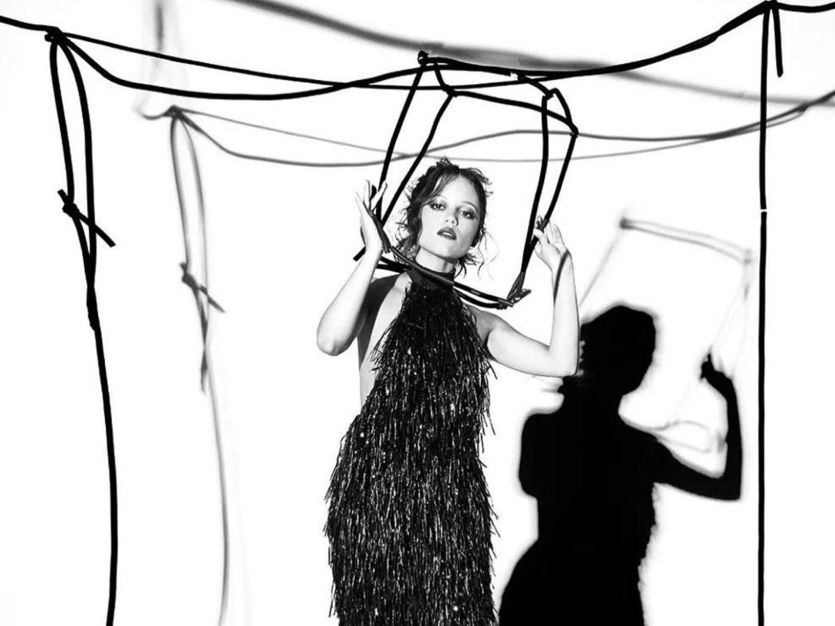 Jenna Ortega advierte que la IA no puede reemplazar la esencia humana en el cine