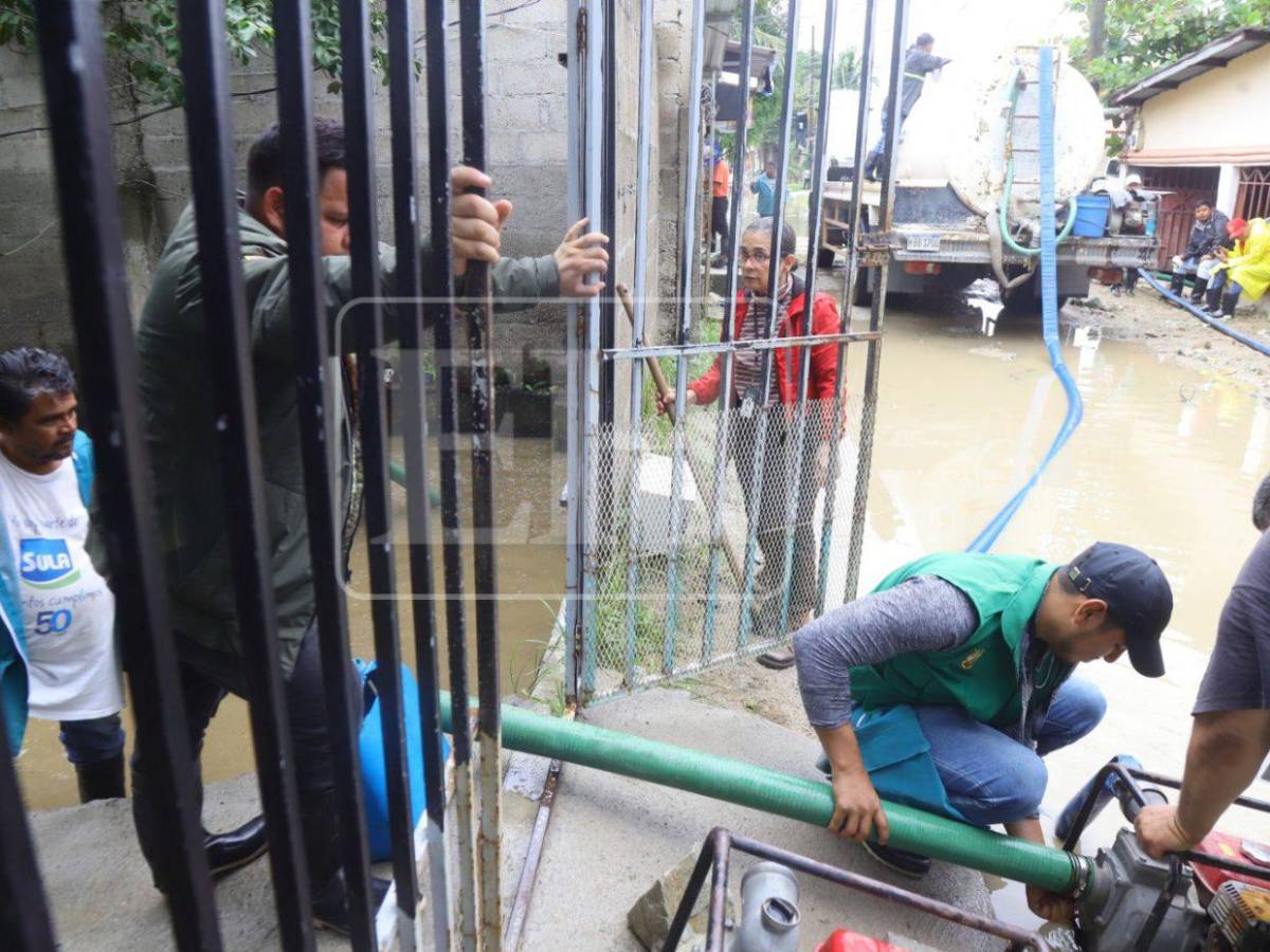 Damnificados e inundaciones en la Flor de Cuba de San Pedro Sula por las lluvias