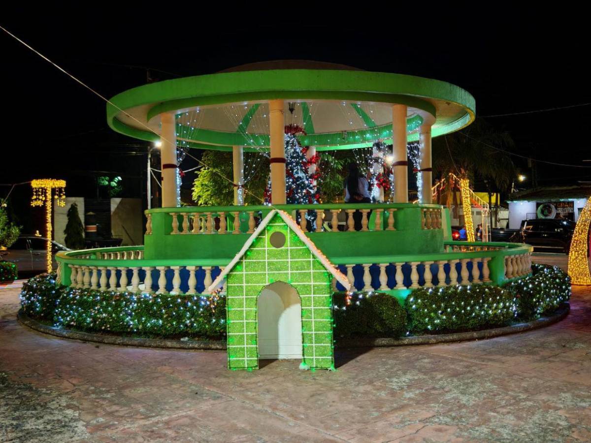 Entre luces y muñecos de nieve, San Lorenzo se impregna del ambiente navideño