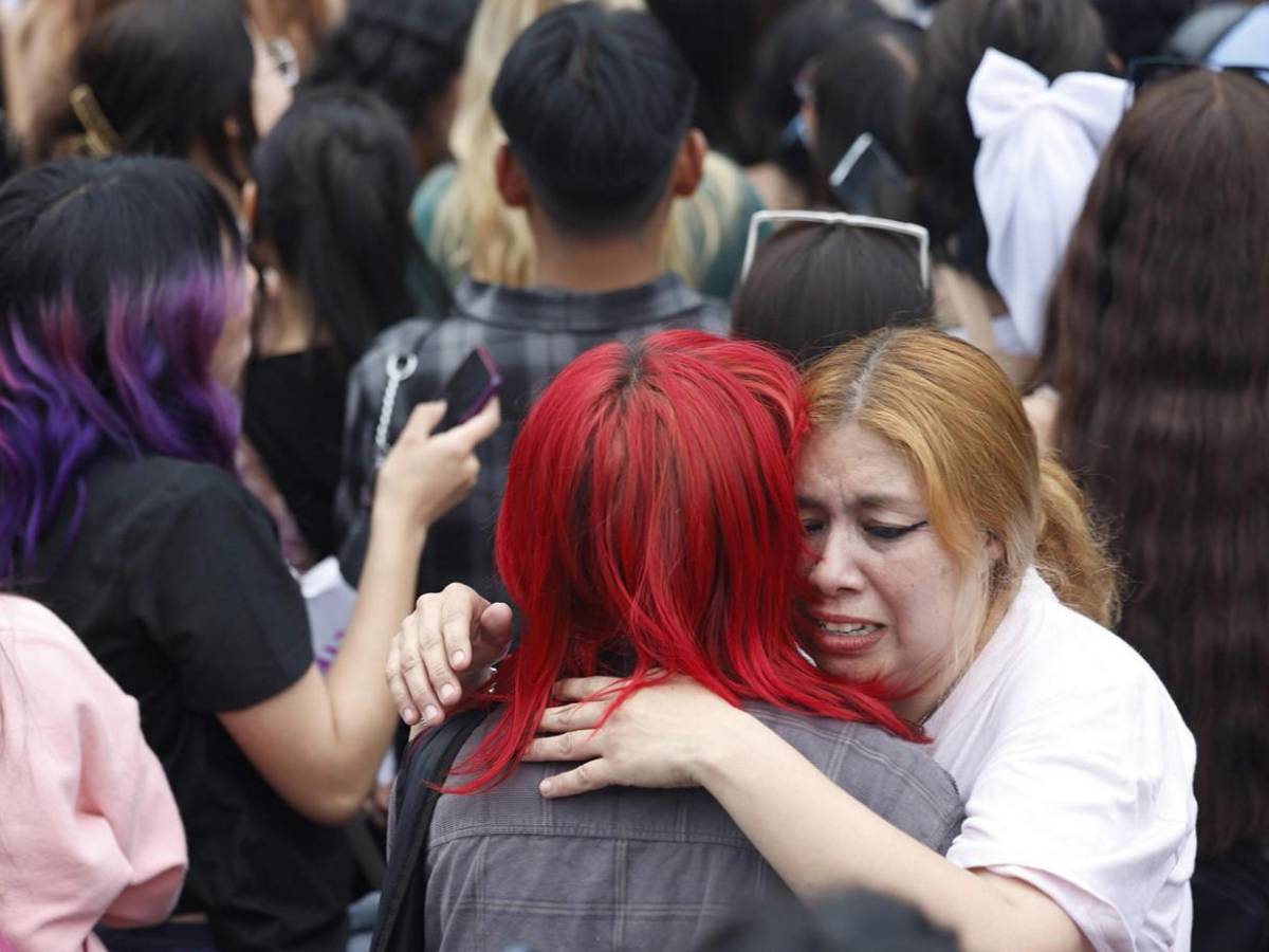 BTS sorprende a miles de seguidores en el Zócalo de México