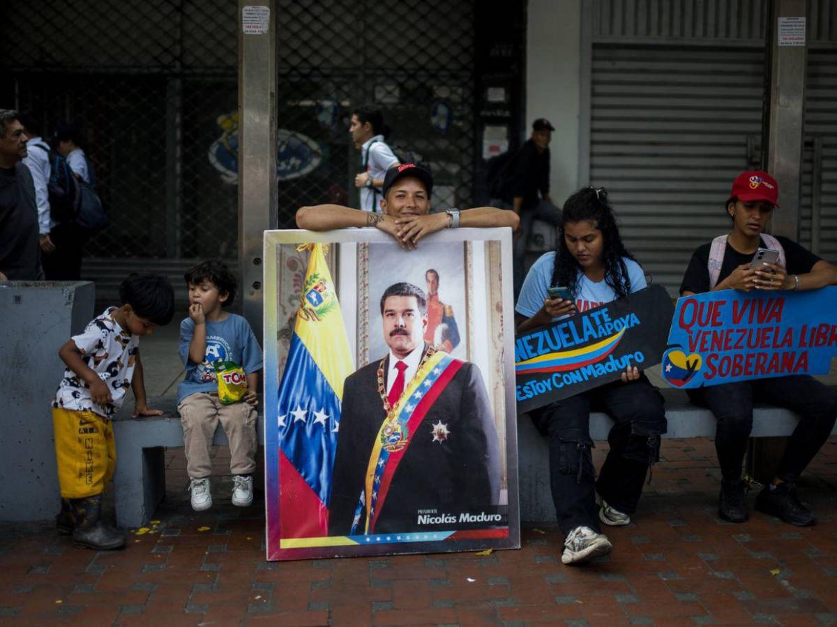 Chavistas marchan en Venezuela en respaldo a Maduro ante amenazas estúpidas de EE UU