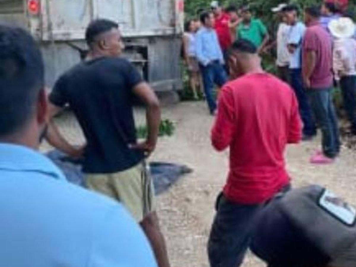 José Ordóñez pidió 'jalón' a conductor de volqueta y murió al caer: sufrió el impacto en su cabeza