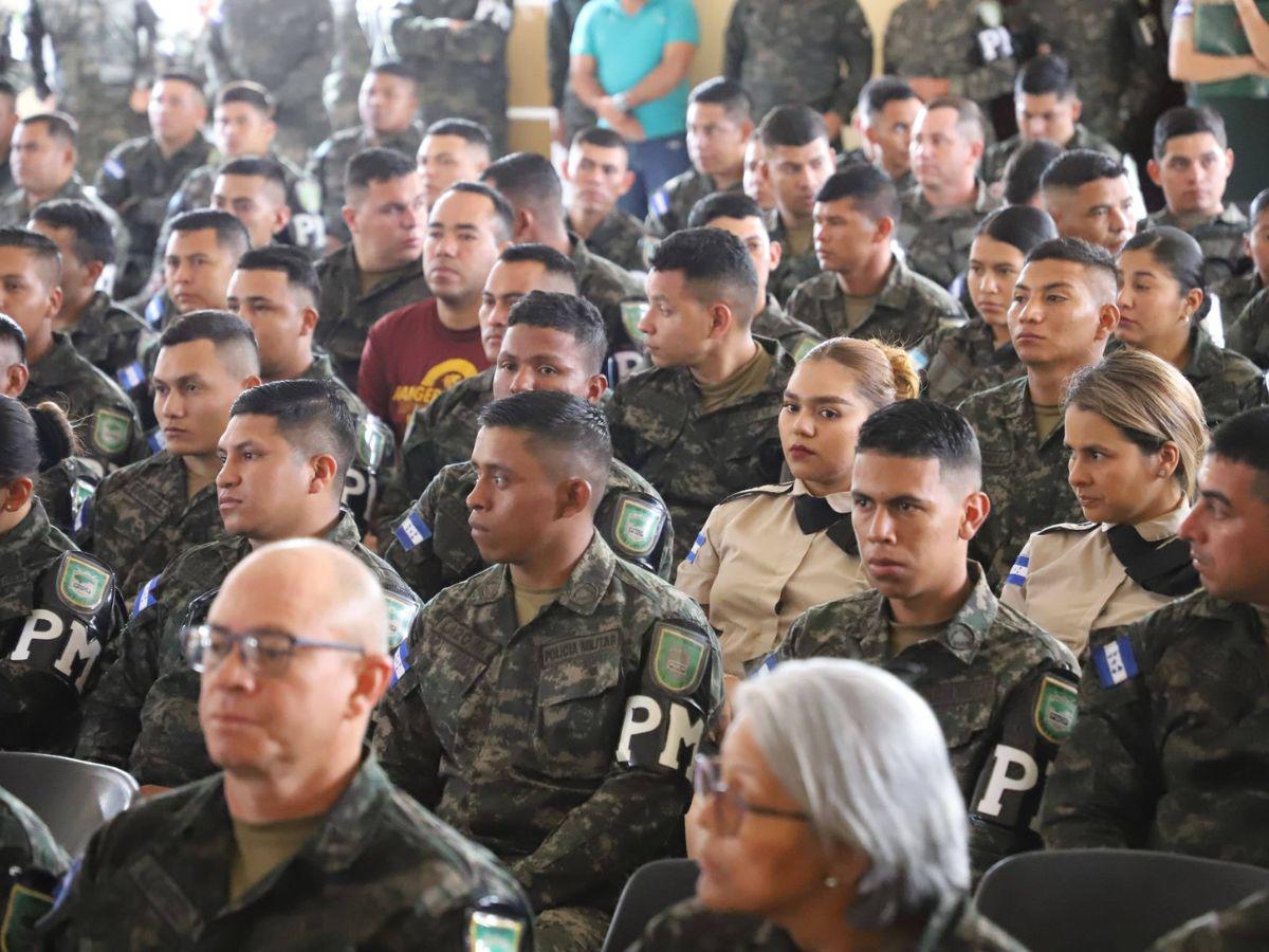 Con honores despiden al militar Álvaro Colindres, acribillado en la Villa Unión