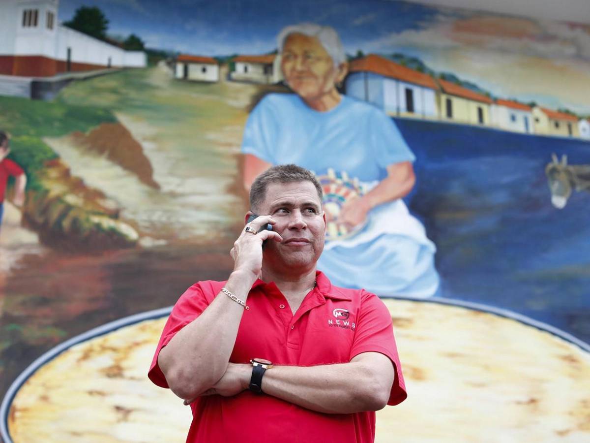 Mario Guevara, periodista deportado por informar arresto de migrantes, ya está en El Salvador