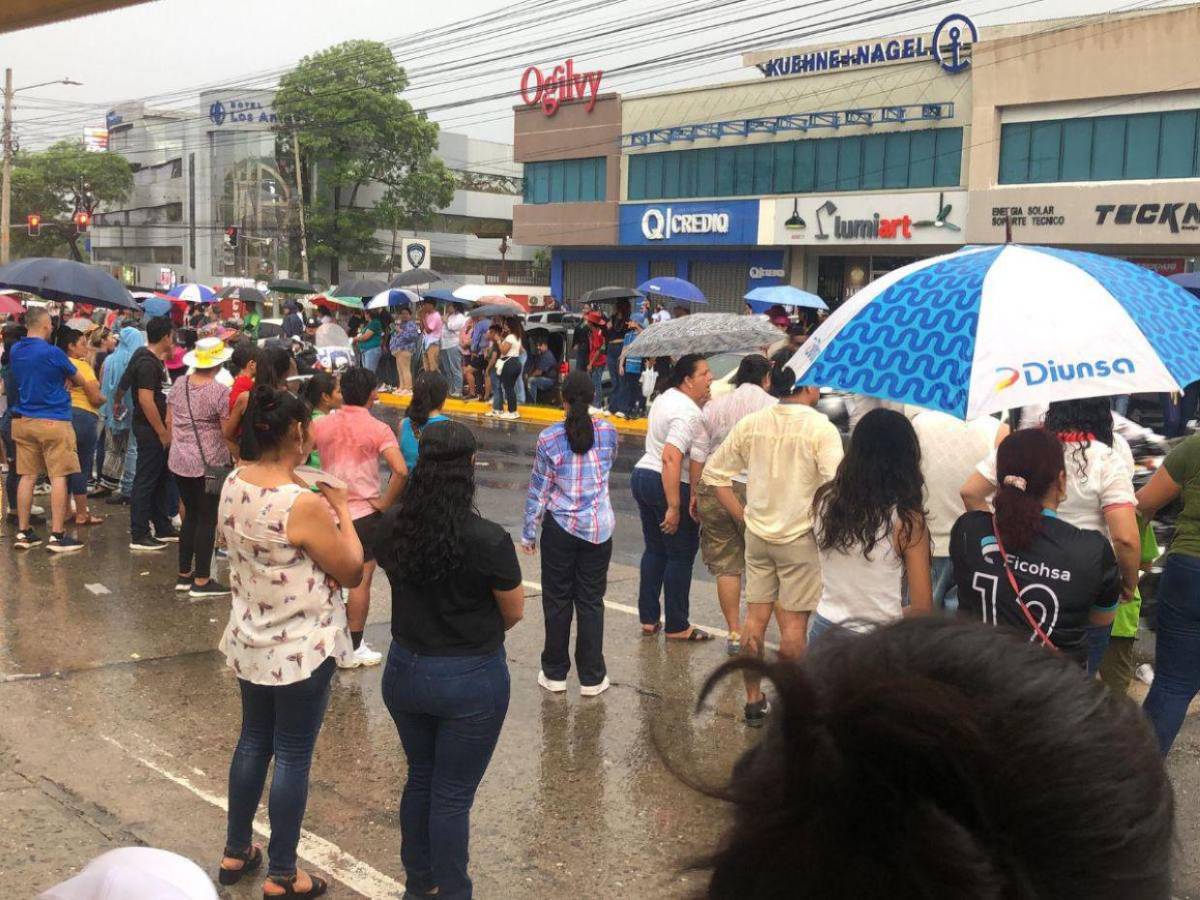 San Pedro Sula celebra su feria mientras lluvias provocan inundaciones en distintas zonas
